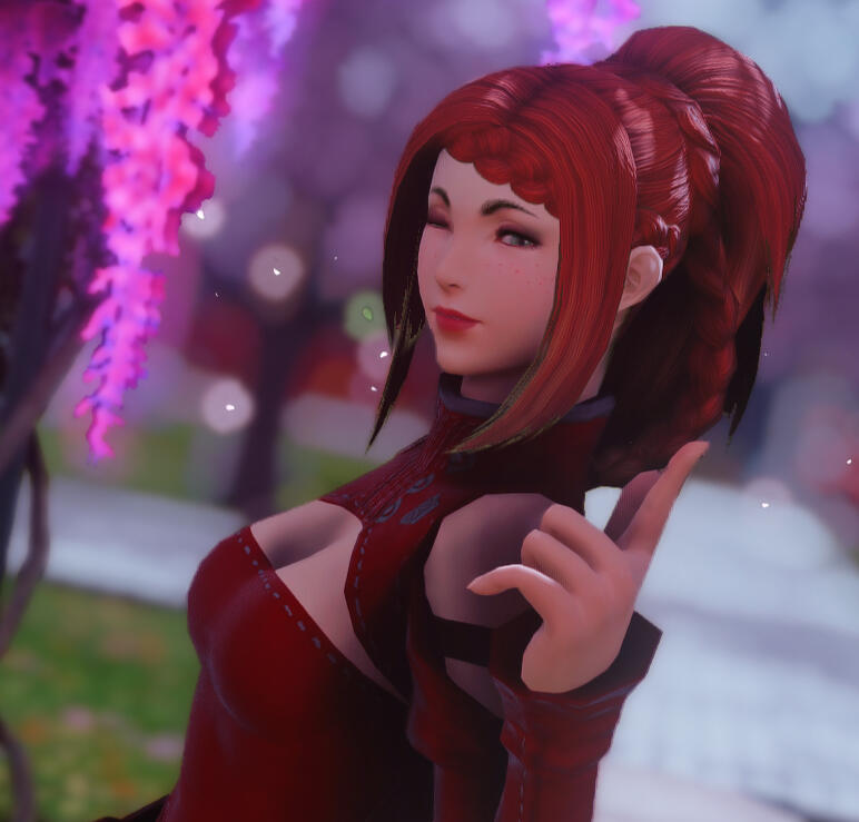 Tinael Nochlomin - Waitress